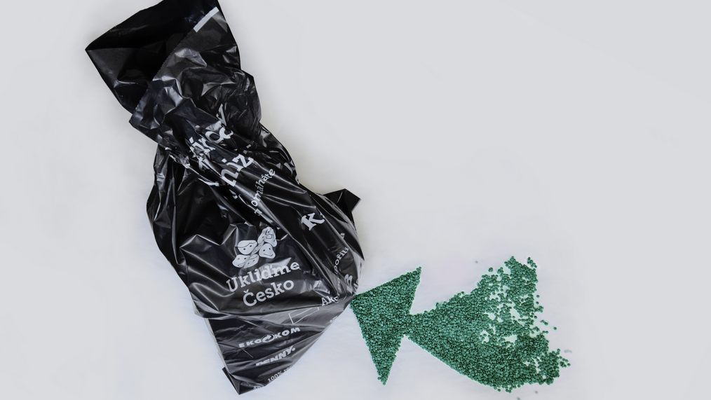 Recyklace plastů pytel regranulát