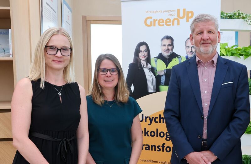 Zástupkyně firmy Wistron s Pavlem Míčkou, ředitelem pro ekologickou transformace Veolia v GreenTable Zástupkyně firmy Wistron s Pavlem Míčkou, ředitelem pro ekologickou transformace Veolia v GreenTable