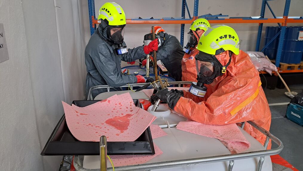 Manipulace a odstranění nebezpečných odpadů2