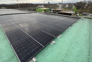 Veolia instaluje na desítkách svých budov fotovoltaické elektrárny